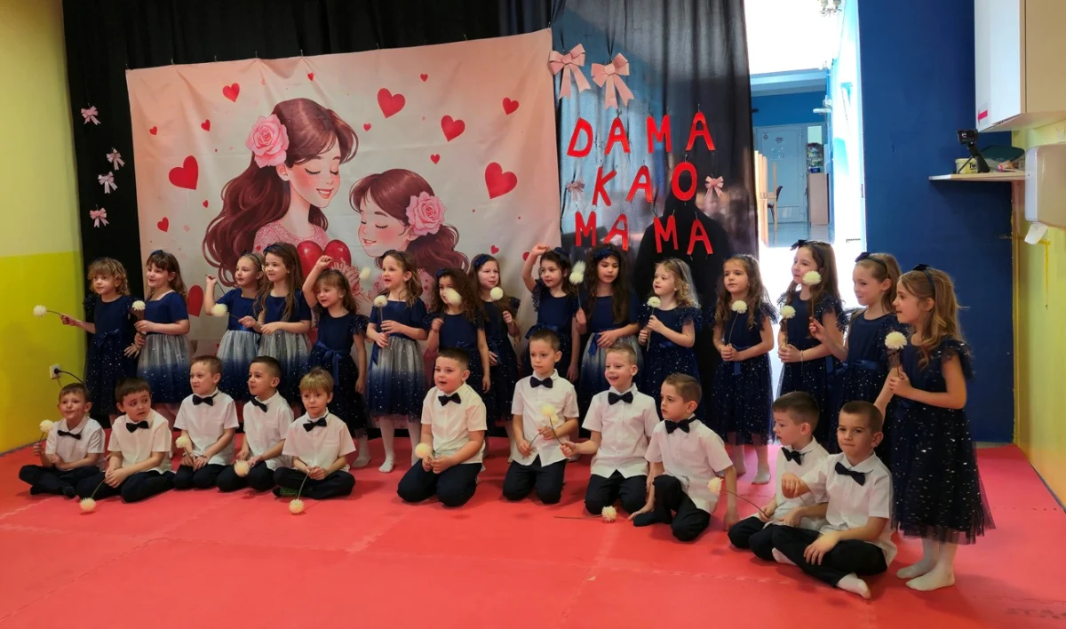 Mališani iz Dječijeg obdaništa Velika Kladuša obilježili Međunarodni dan žena