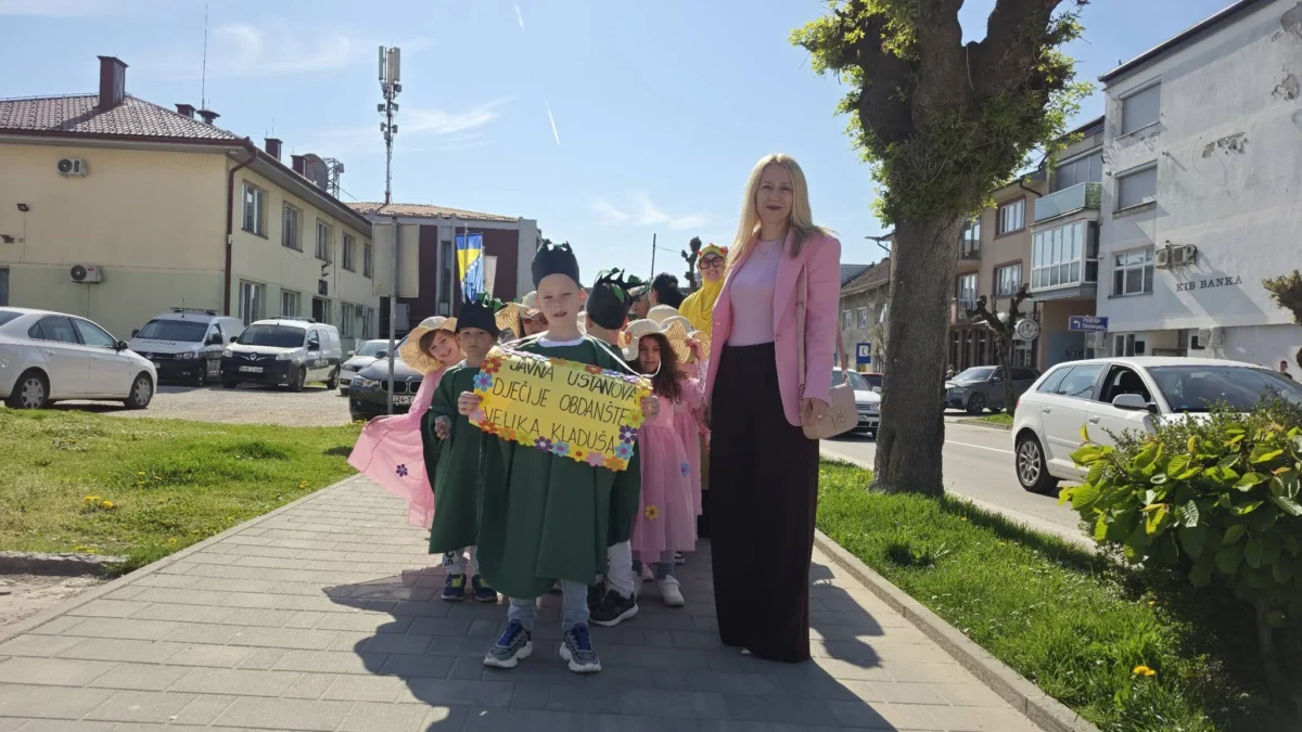 Najmlađi pozdravili proljeće pjesmom i šarenim kostimima