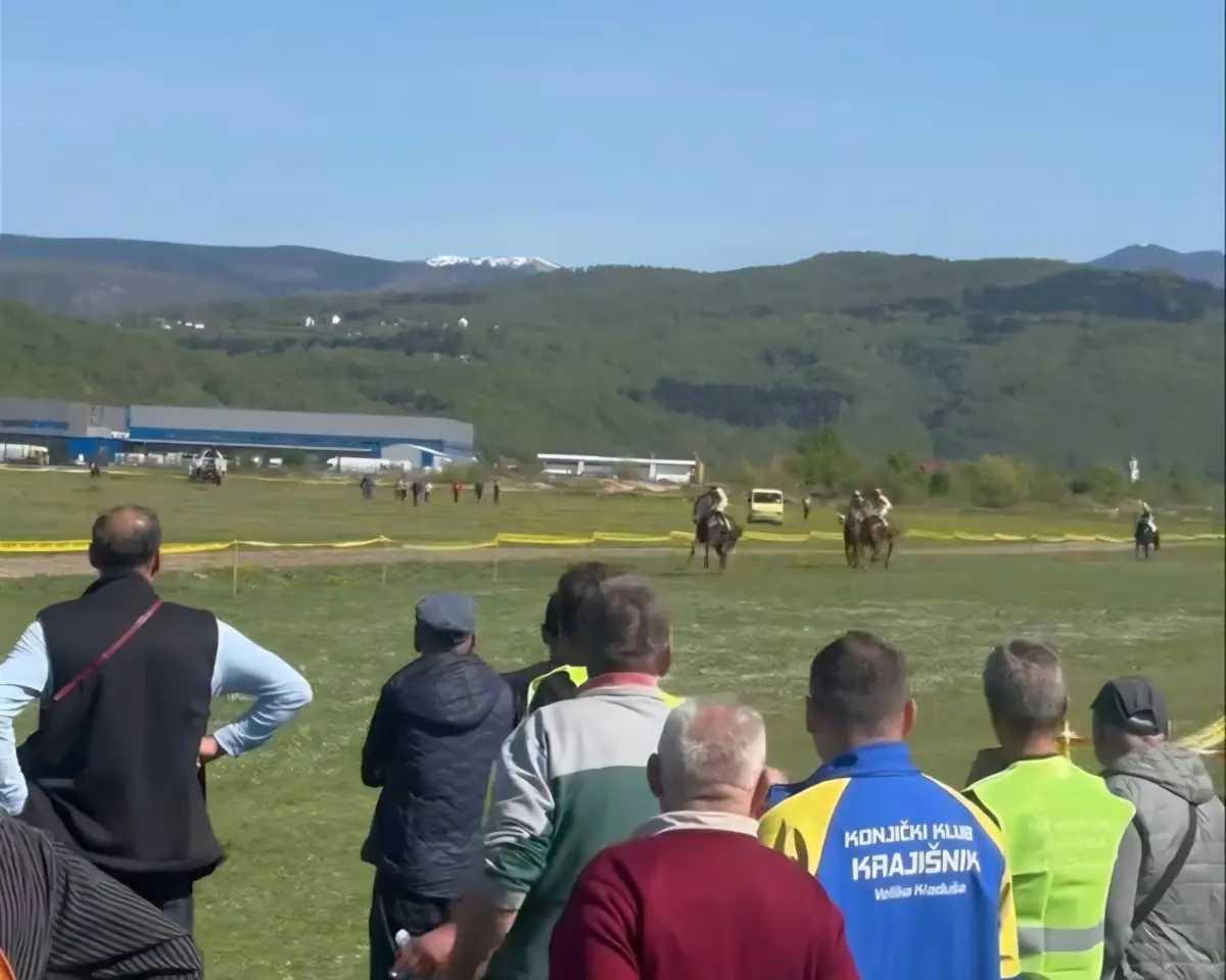 Tri postolja za grla KK „Krajišnik“ u Sarajevu