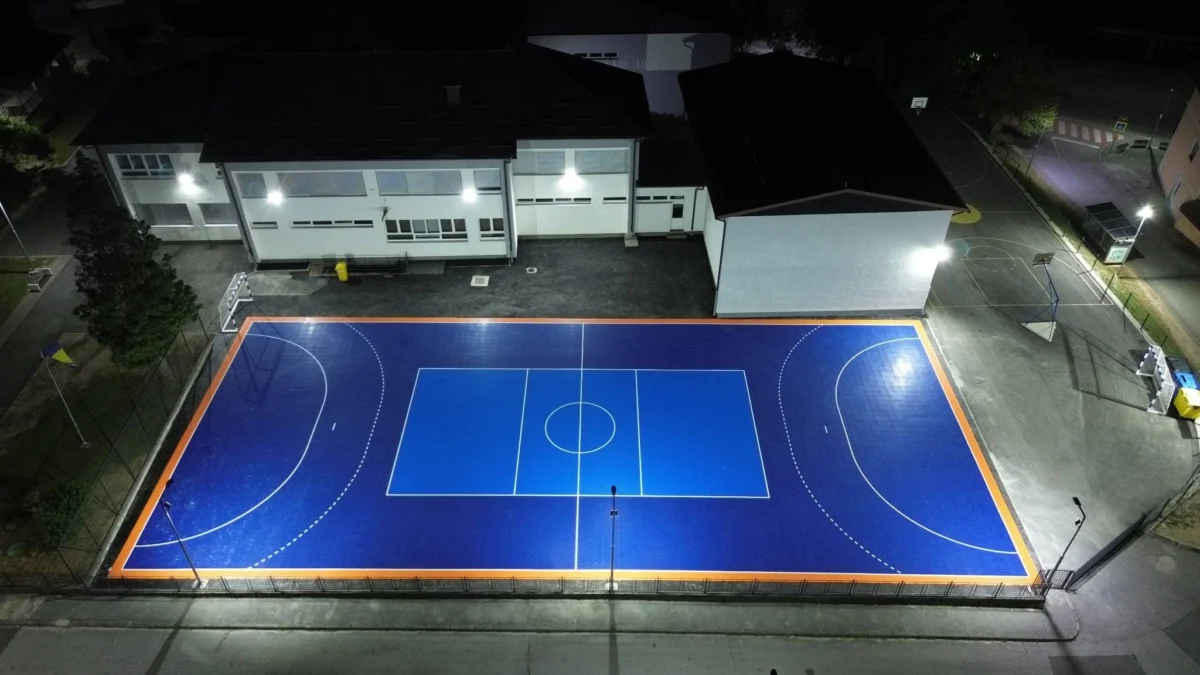 Bolji uslovi za igru i sportske aktivnosti: Postavljena Bergo sportska podloga na igralište OŠ „Todorovo“