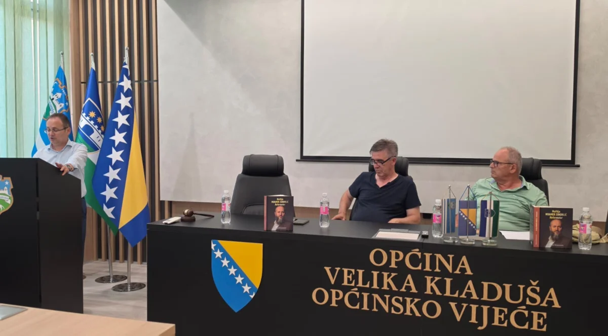 U Velikoj Kladuši promovirana knjiga “Muftija Muamer Zukorlić – Reformator”