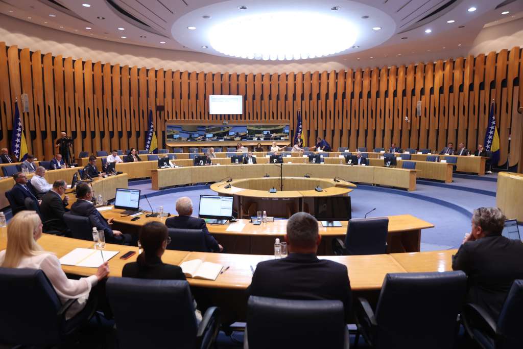 Dom naroda PSBiH danas o prijedlozima zakona o VSTV-u i o Sudu BiH