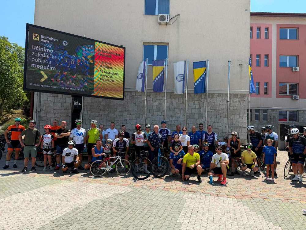 I biciklisti iz Velike Kladuše učešćem na maratonu Bihać – Kozarac čuvaju sjećanje na žrtve Prijedora i doline Sane