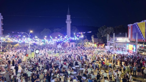 Večer za pamćenje: Fazlija rasplesao i raspjevao Veliku Kladušu
