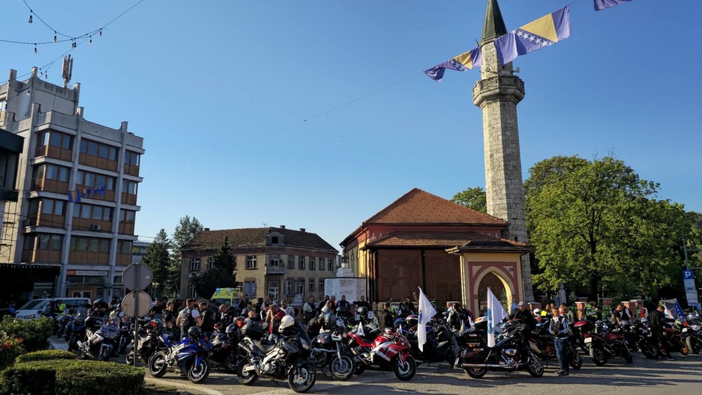 Iz Velike Kladuše krenuo jubilarni 10. Krajiški moto-maraton „Dani slobode USK“