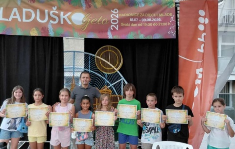 Učesnicima radionica za djecu i mlade u okviru “Kladuškog ljeta 2026” dodijeljene zahvalnice