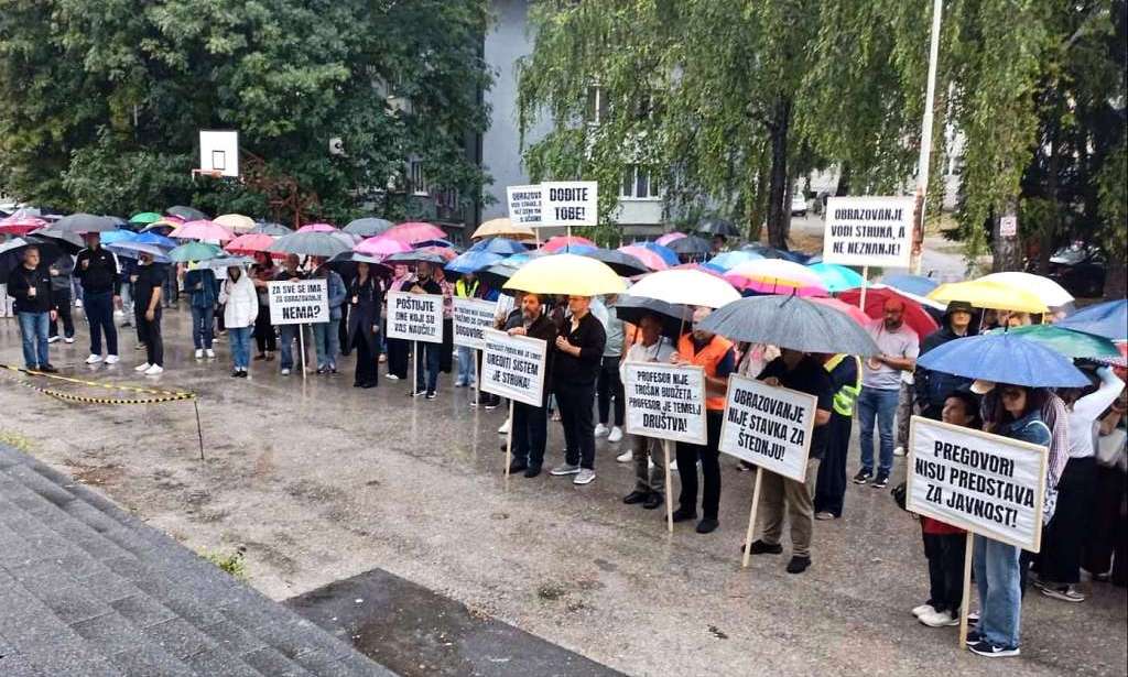 Sindikat srednjeg obrazovanja USK najavio generalni štrajk ukoliko izostane dogovor s Vladom