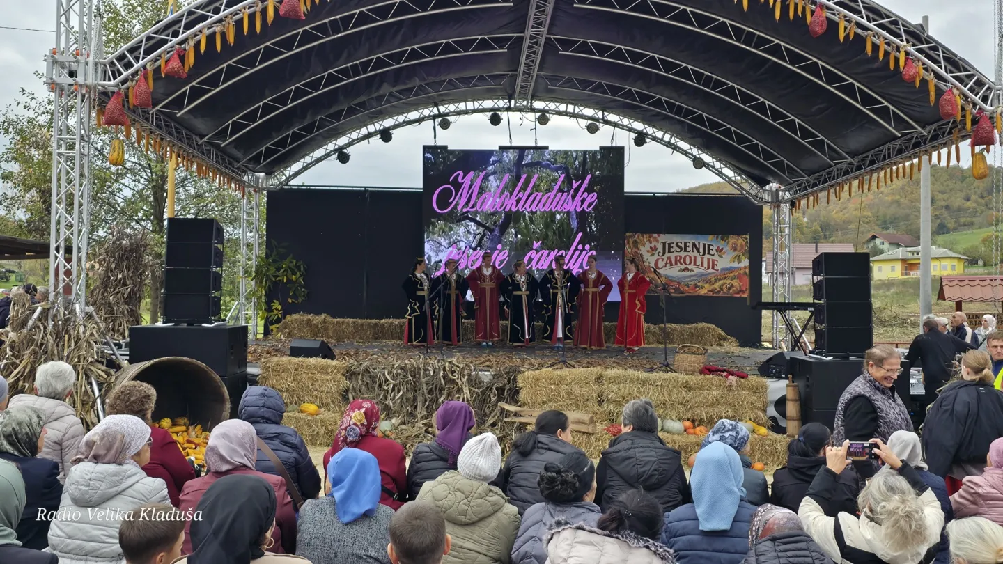 „Malokladuške jesenje čarolije“: Spoj krajiških običaja, domaćih specijaliteta i folklora
