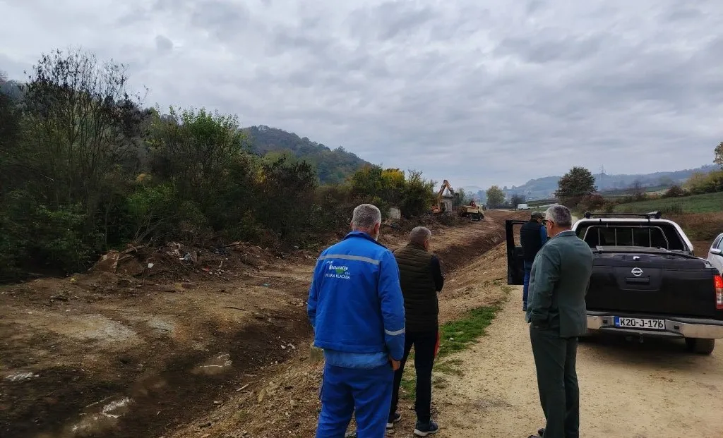 Otpočelo uklanjanje divljih deponija na području općine Velika Kladuša