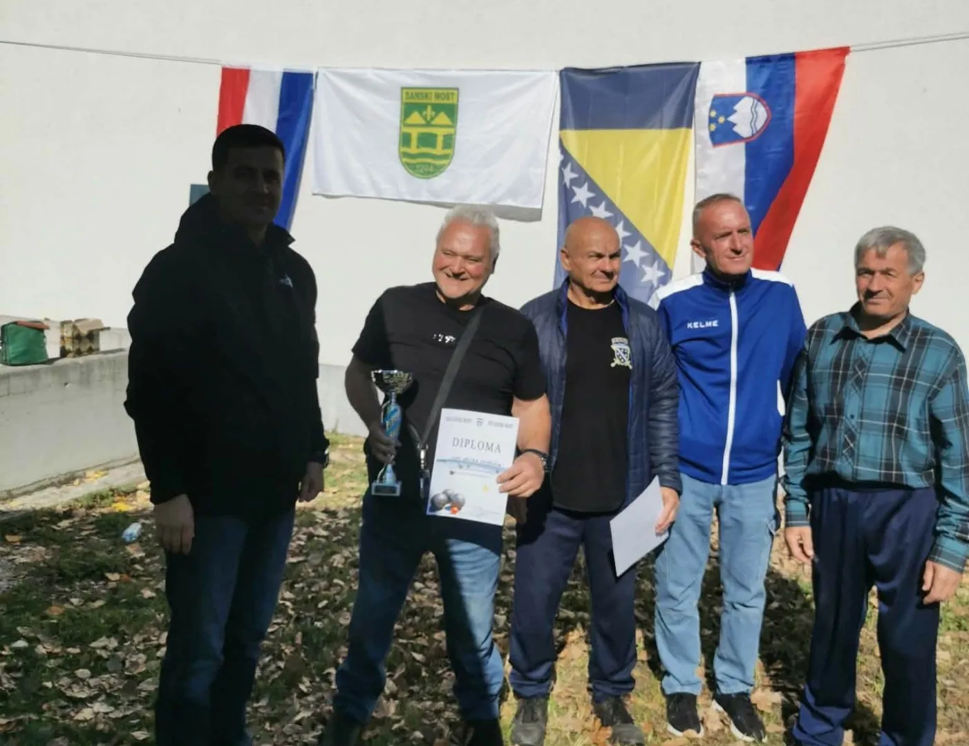 SSRI Velika Kladuša osvojio drugo mjesto na Memorijalnom takmičenju u boćanju u Sanskom Mostu