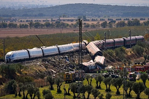 Najmanje 64 osobe poginule u željezničkoj nesreći u Španiji, Andaluzija proglasila trodnevnu žalost
